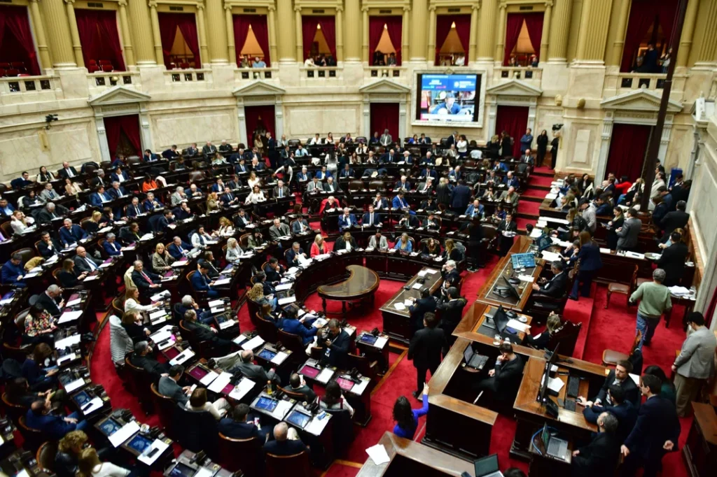 Diputados electos toman posesión de sus bancas y el Gobierno busca sanción exprés del Presupuesto