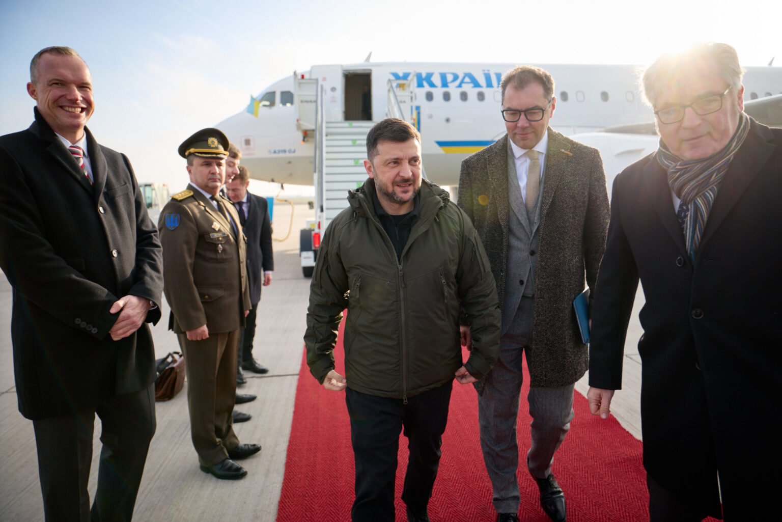 Zelenski viajó a Berlín para negociar un alto el fuego con Europa y enviados de EE.UU.