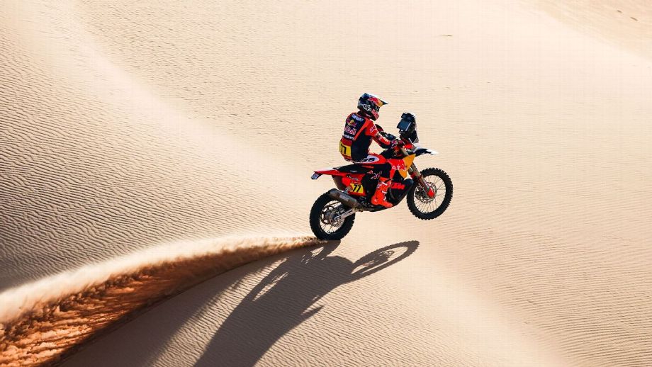 Dakar 2026: Luciano Benavides ganó la séptima etapa y acecha a Sanders en la cima