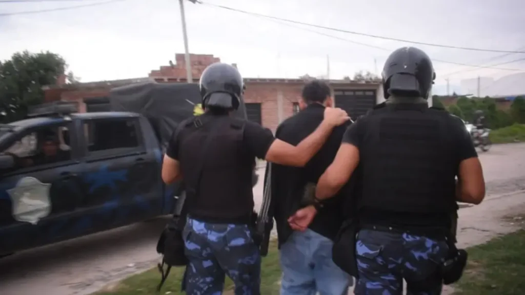 Tres detenidos por el homicidio de un hombre en barrio Solidaridad