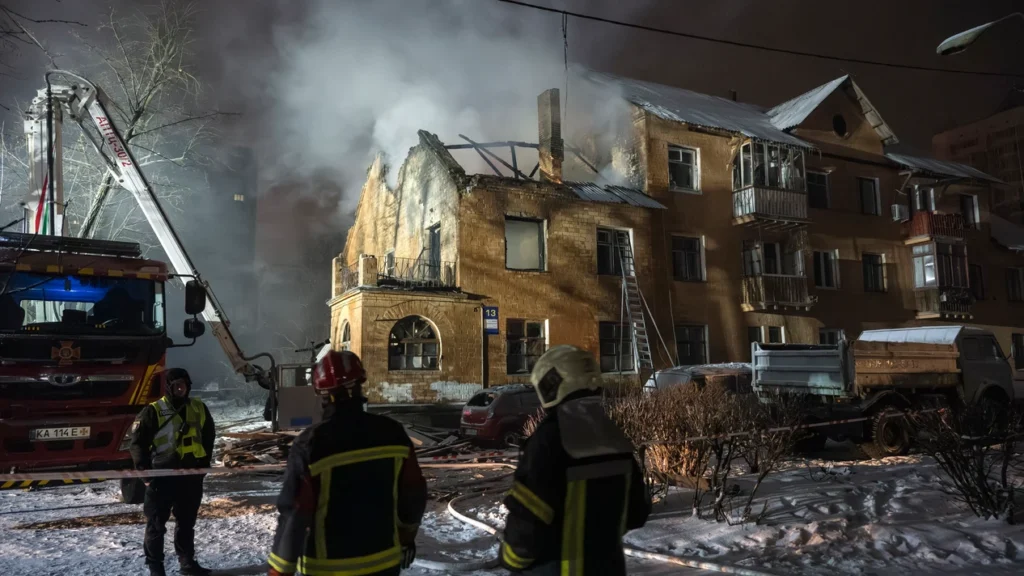 Ataques rusos contra la capital ucraniana dejan cuatro muertos y 25 heridos