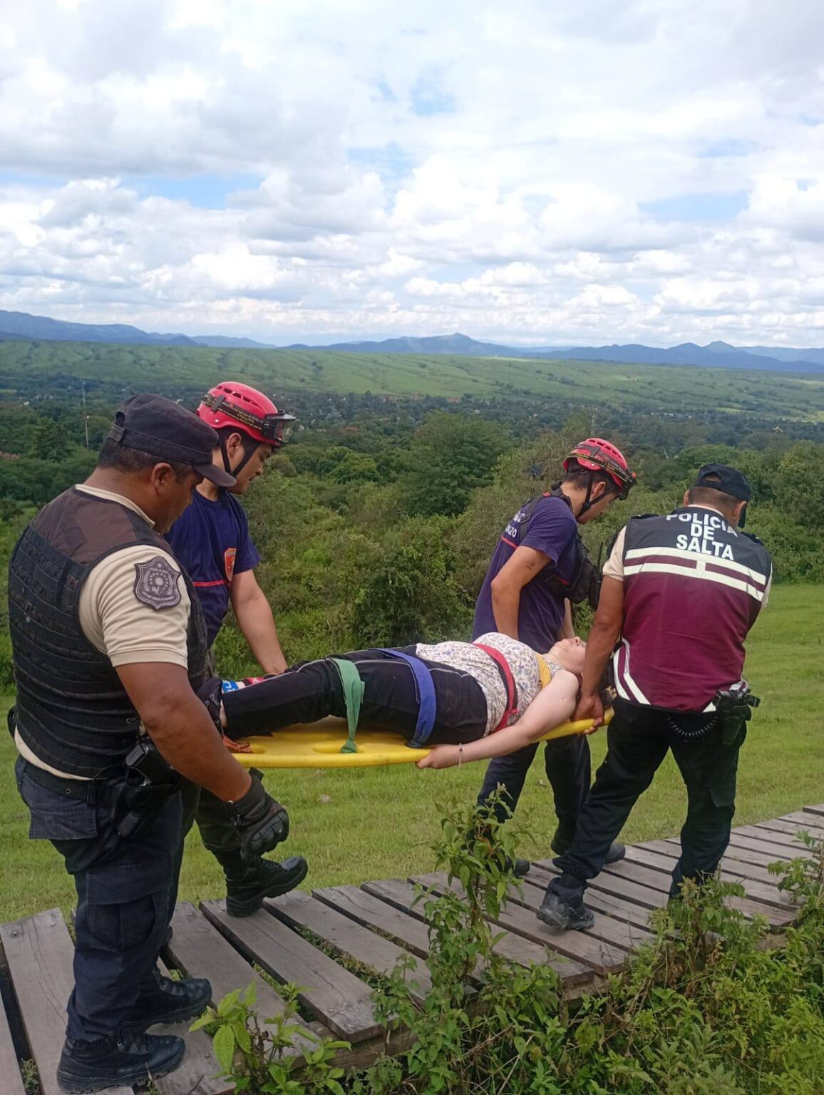 Rescataron a una mujer herida en el Cerro Elefante, en la localidad de San Lorenzo