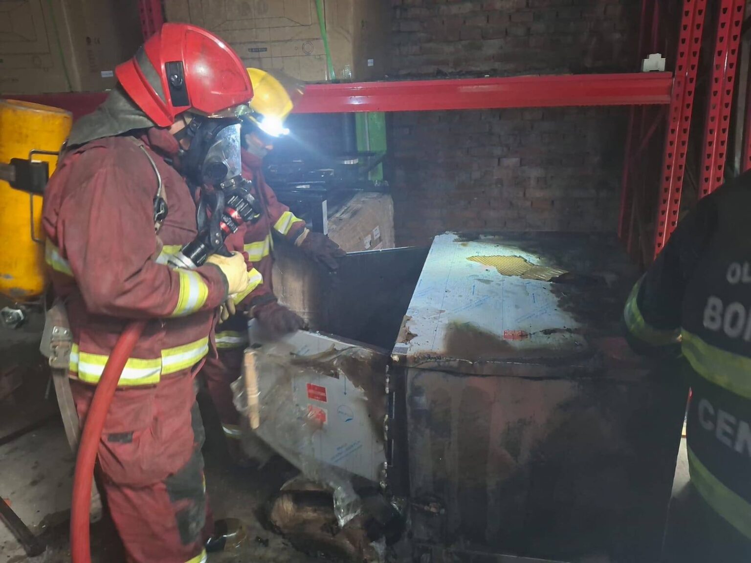 Incendio en un depósito ubicado en Pasaje Gertrudis Cornejo al 300