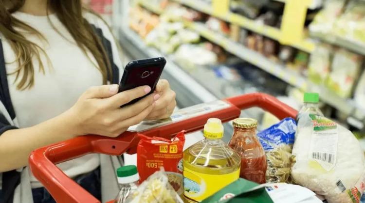 La canasta de alimentos saltó casi 6% en enero y una familia necesitó más de $1.360.000 para no caer en la pobreza