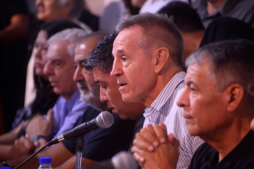 La CGT ratificó el paro de 24 horas para mañana y advirtió: “La Argentina se paralizará de punta a punta”