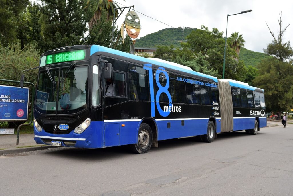 Levantaron el paro de colectivos tras dictarse la conciliación obligatoria por 15 días