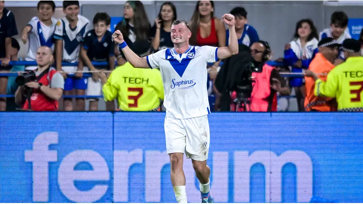 En una ráfaga de Pellegrini, Vélez derrotó 2-1 a Boca en el Amalfitani y trepó a la cima de la Zona A
