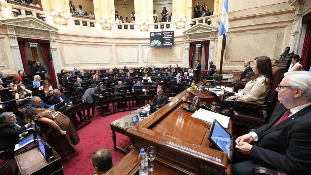 Media sanción para la Reforma Laboral: el Senado la aprobó con 42 votos a favor y 30 en contra