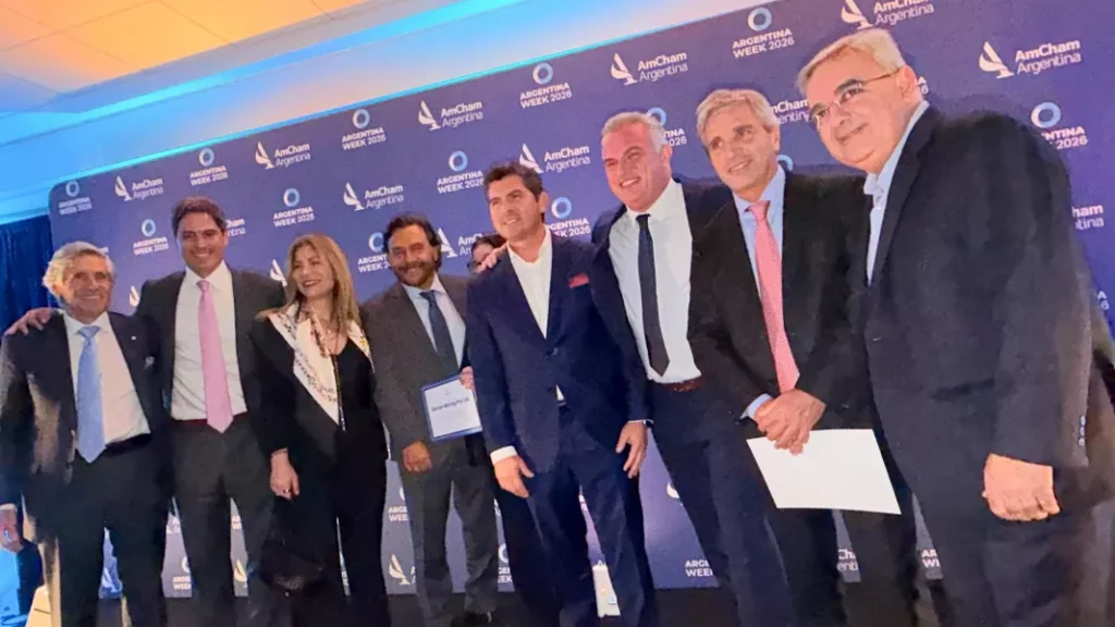 Sáenz participó de la premiación de AmCham a los Campeones del RIGI