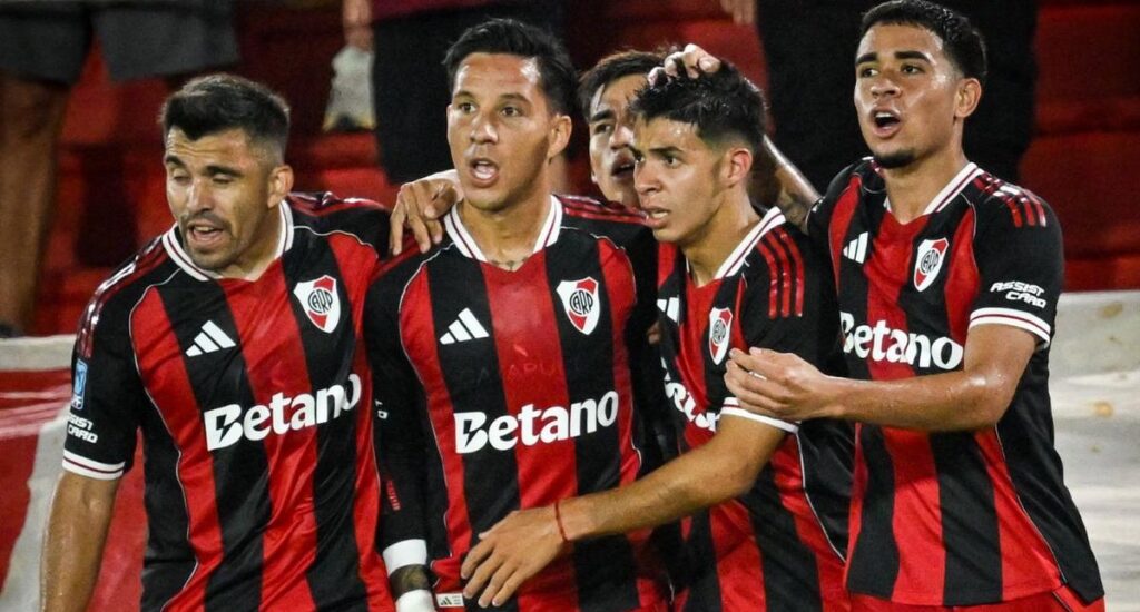River Plate venció 2-1 a Huracán en el debut del Chacho Coudet
