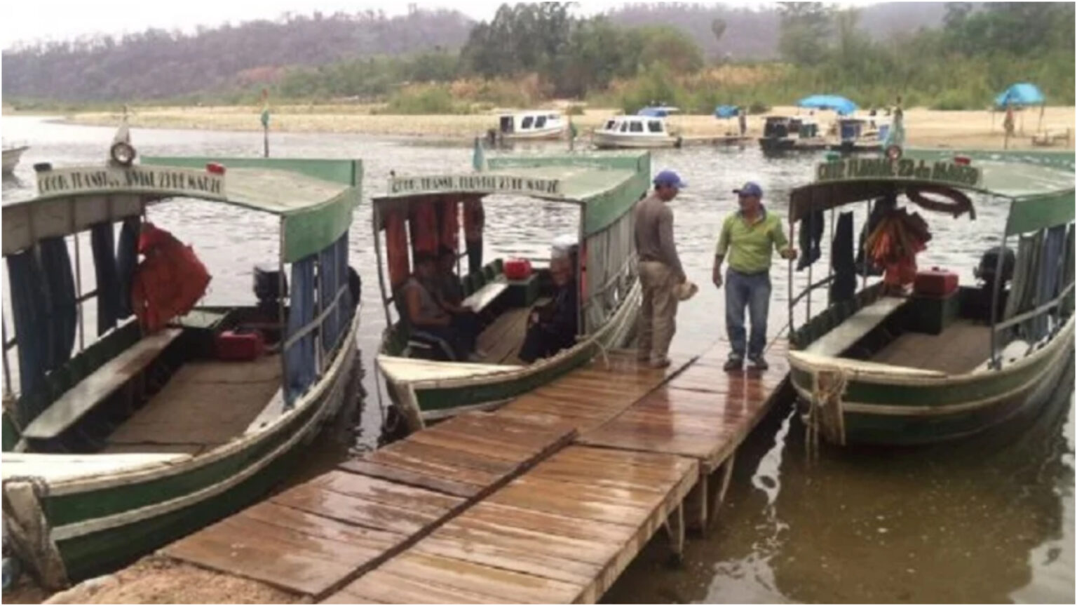 Reabrieron el cruce por chalanas tras la baja del río Bermejo
