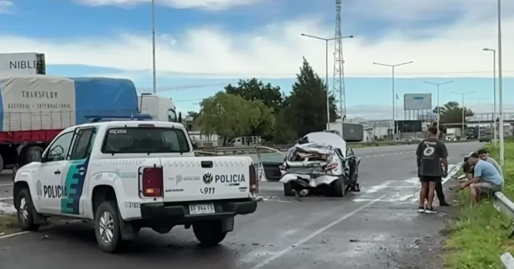 Choque fatal en Campana deja una joven muerta y una sobreviviente en estado crítico