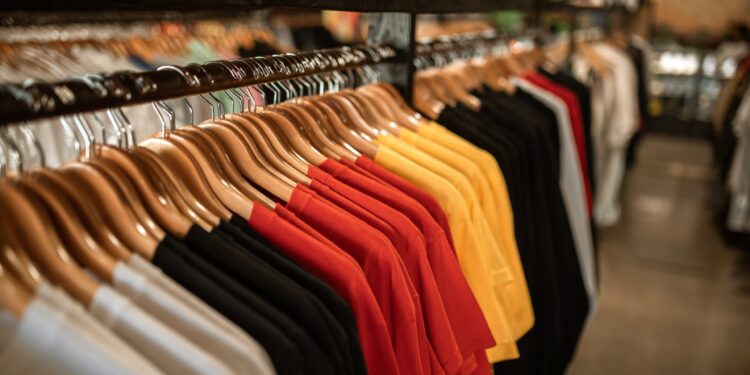 Caen 30% las ventas de ropa y comerciantes apuntan a la competencia de mayoristas