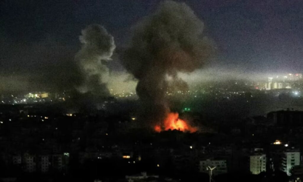 Tensión máxima: Hezbollah dispara decenas de cohetes contra Israel y abre una nueva ofensiva