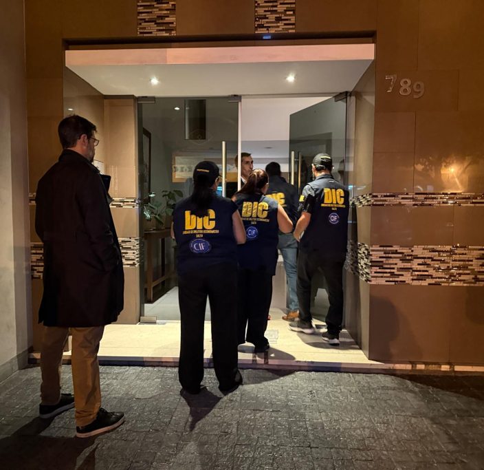Detienen a una pareja por estafas vinculadas a falsas ofertas laborales en el sector minero