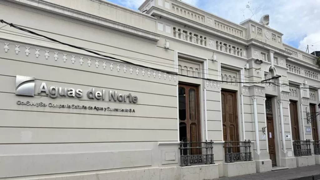 Aguas del Norte: inconvenientes en el 0800 y números alternativos disponibles