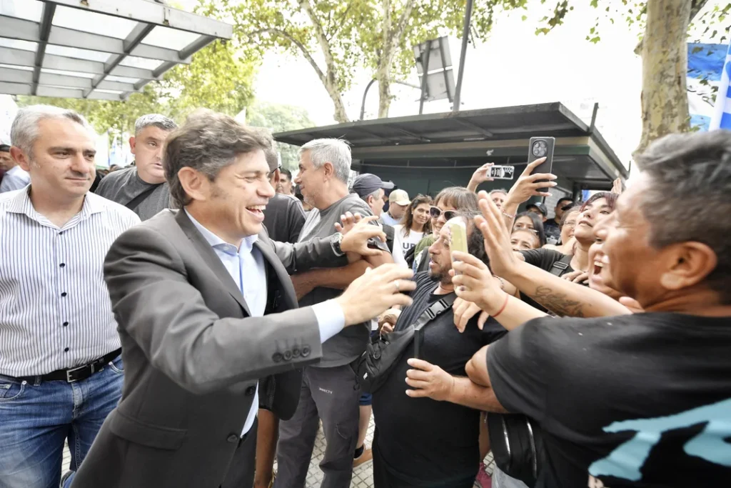 Kicillof estrenó la presidencia del PJ bonaerense en medio del fuego amigo de La Cámpora
