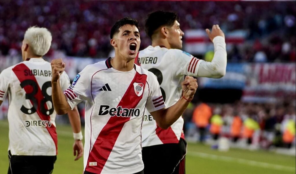 River goleó a Belgrano por 3-0 y escolta la zona B del Torneo Apertura 2026