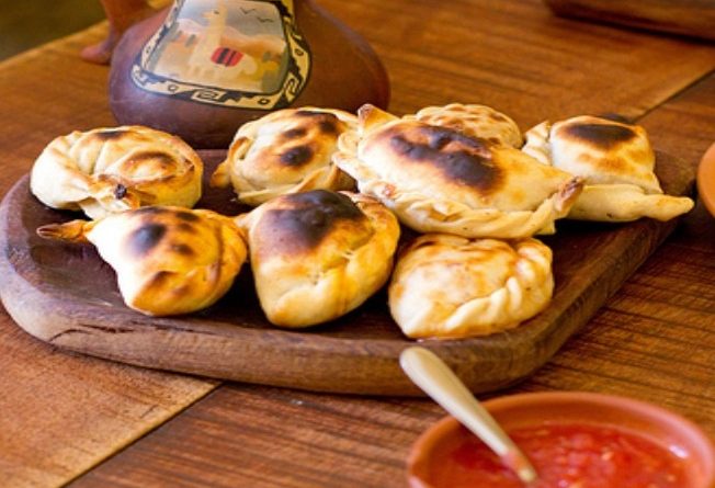 Apolinario Saravia lanza el Concurso de la Empanada Salteña