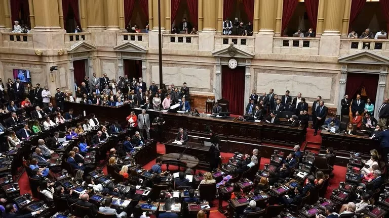 El Gobierno acelera la actividad en el Congreso para retomar la agenda y salir del caso Adorni