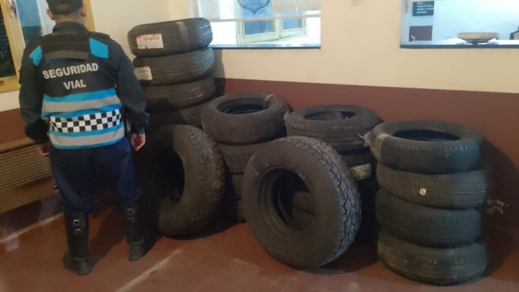 Secuestraron neumáticos transportados ilegalmente en Metán