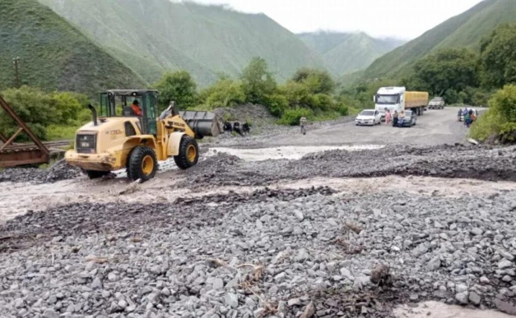 Estado de rutas en Salta: piden circular con extrema precaución