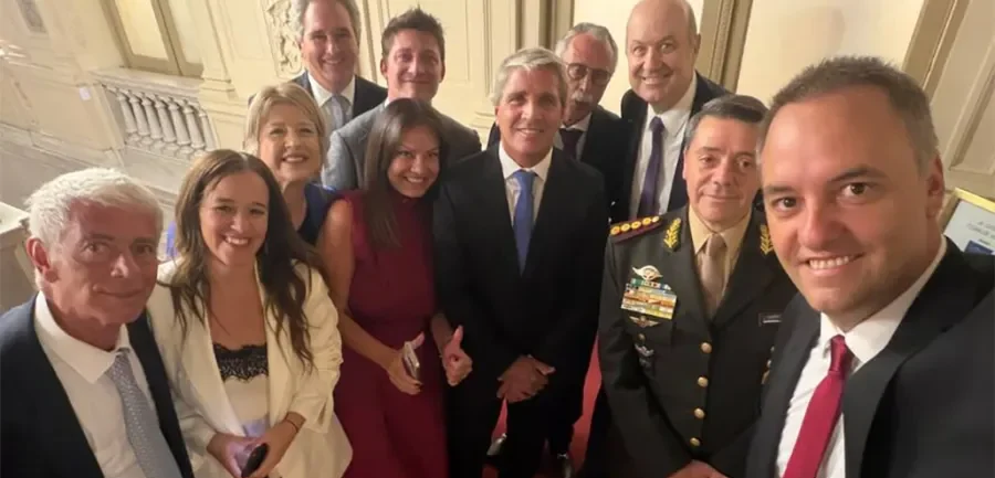 Aumento de 123%: ministros y secretarios de Milei duplicaron su sueldo