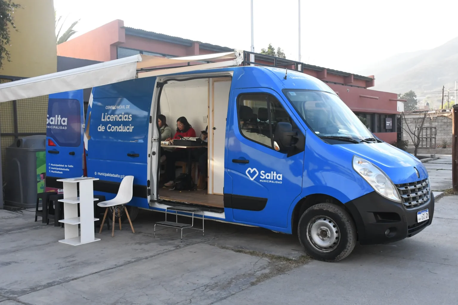 El Móvil de Licencias atenderá esta semana en tres barrios de la ciudad