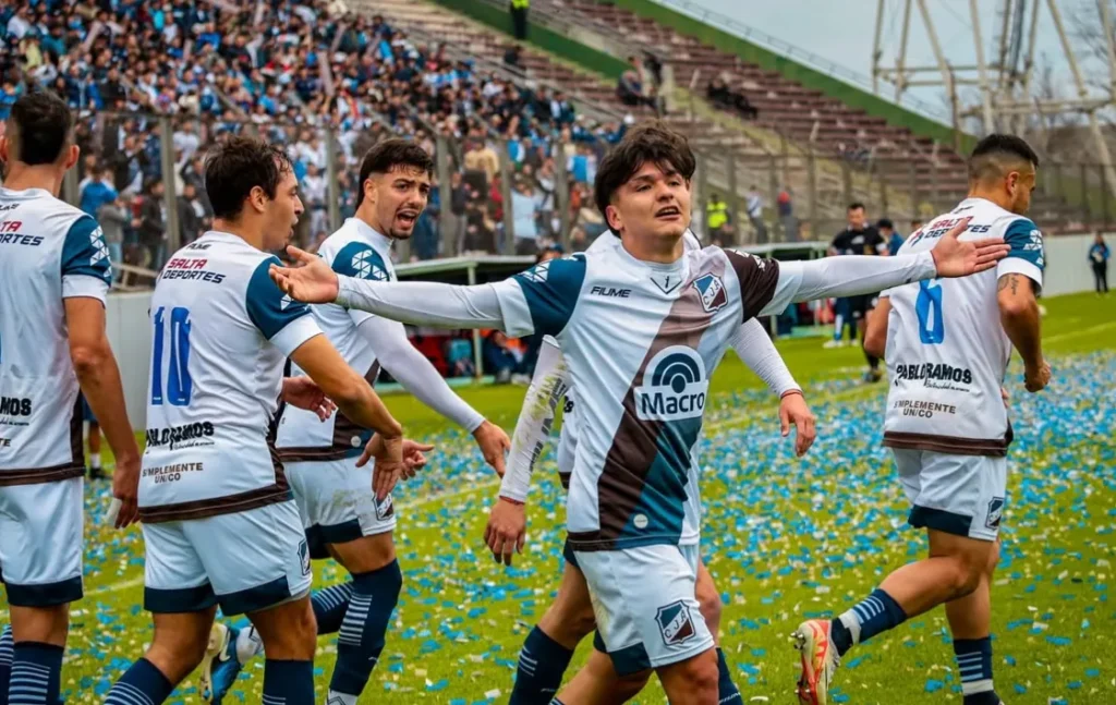 Juventud Antoniana defiende la punta esta noche ante Bartolomé Mitre en el Martearena