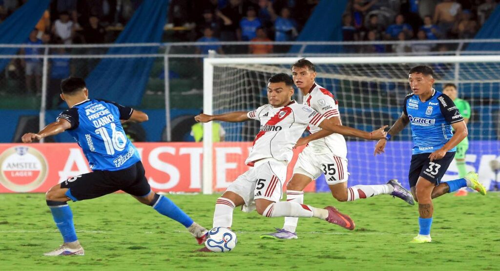 River igualó 1-1 con Blooming en su visita a Bolivia por la Copa Sudamericana 2026