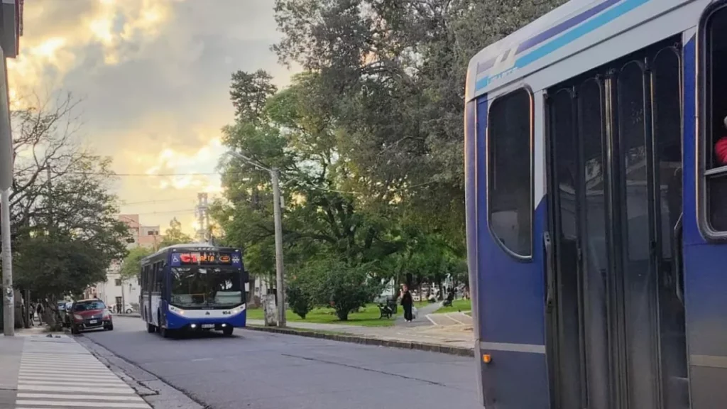 Servicio de colectivos para hoy 1 de mayo