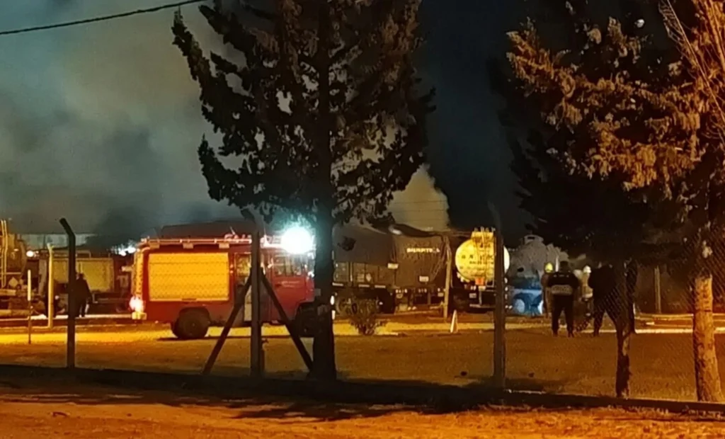 General Güemes: se prendió fuego un camión en el Parque Industrial