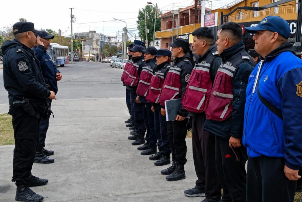 Tenían antecedentes penales y obstruían canales: fueron desalojados