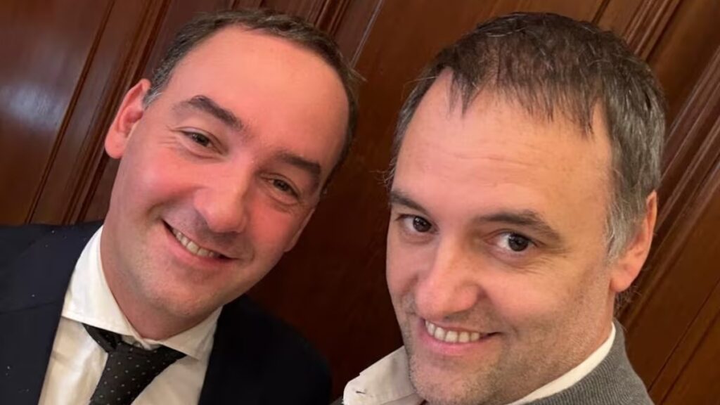 Imputaron al hermano de Manuel Adorni por supuesto “enriquecimiento ilícito y lavado de dinero”