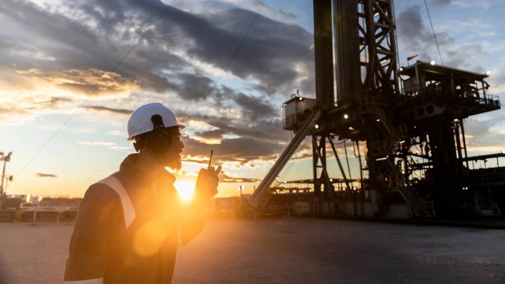 Vuelve a subir el petróleo en la previa a una decisión clase respecto del precio de los combustibles en el país