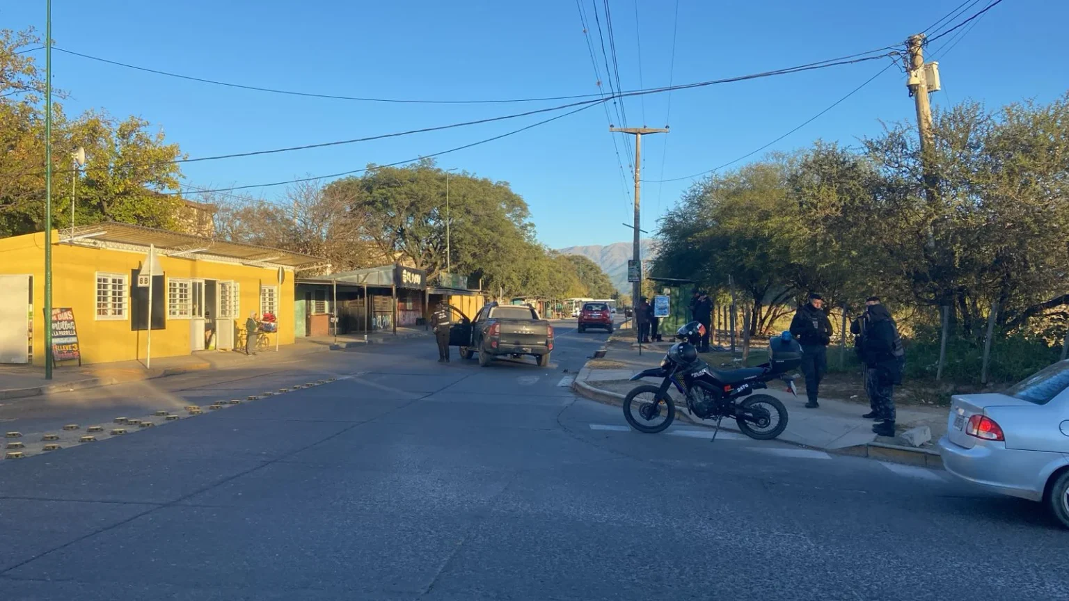 Robo, cámaras y persecución policial en avenida Roberto Romero