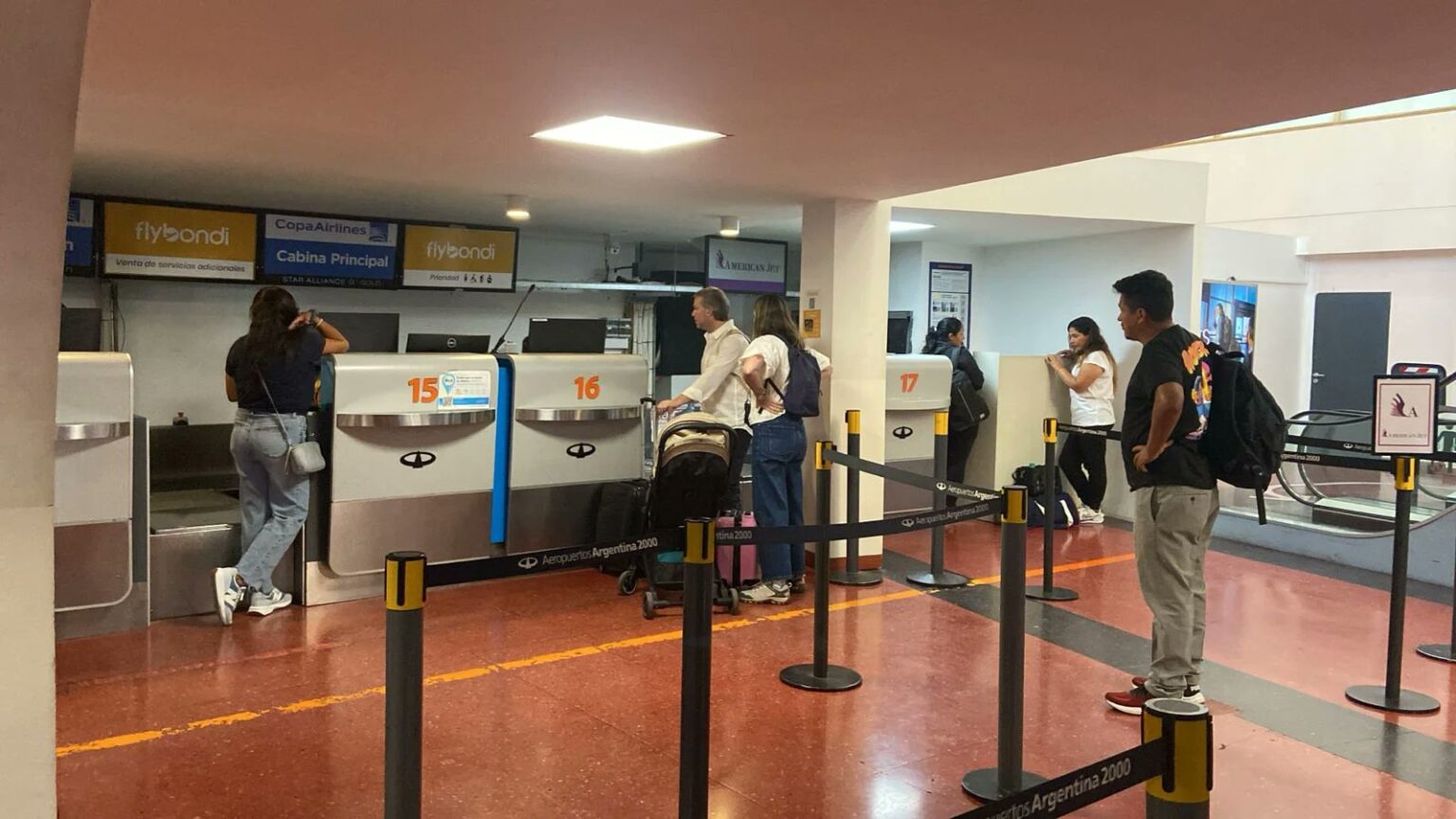 Demoras de Flybondi complican salidas desde el aeropuerto de Salta