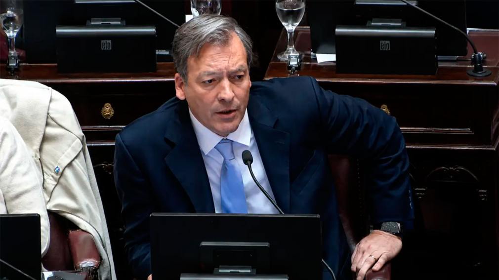 Soria estalló contra Milei: lo llamó «papanatas» y «Chucky mal diagnosticado»