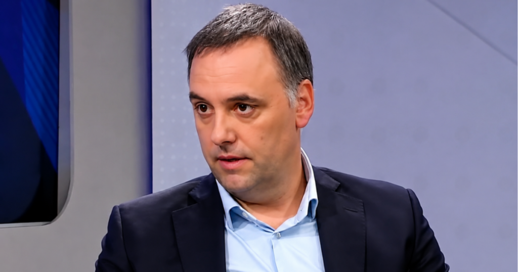 Adorni confirmó que presentó su Declaración Jurada y aseguró: “Ahorramos en negro”