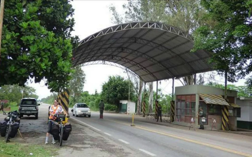 Fueron detenidos transportando droga en el baúl y ahora los expulsaron de la Policía de Salta