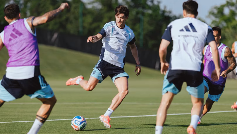 Balerdi sufrió un desgarro y quedó afuera del Mundial con la Selección argentina
