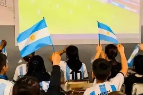 El viernes hay clases, pero los estudiantes podrán ver el partido de Argentina