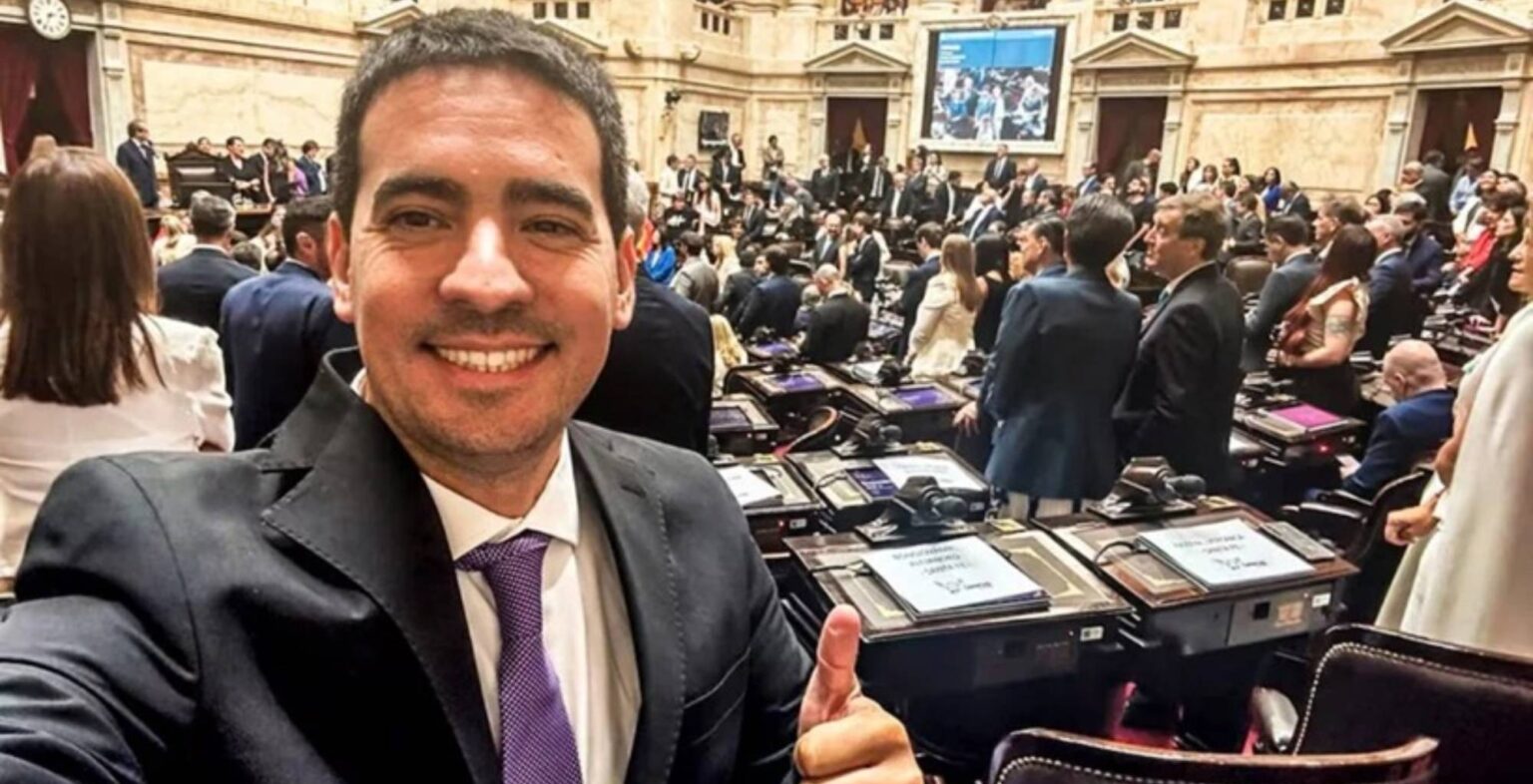 Comienza la gestión de Ravier: jura en Casa Rosada, transición y acto en la Fundación Faro