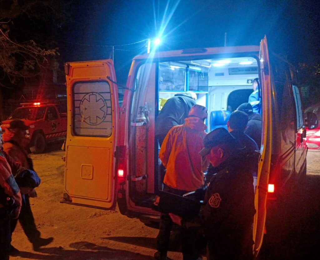 Rescataron a un joven que se descompensó en el cerro Elefante