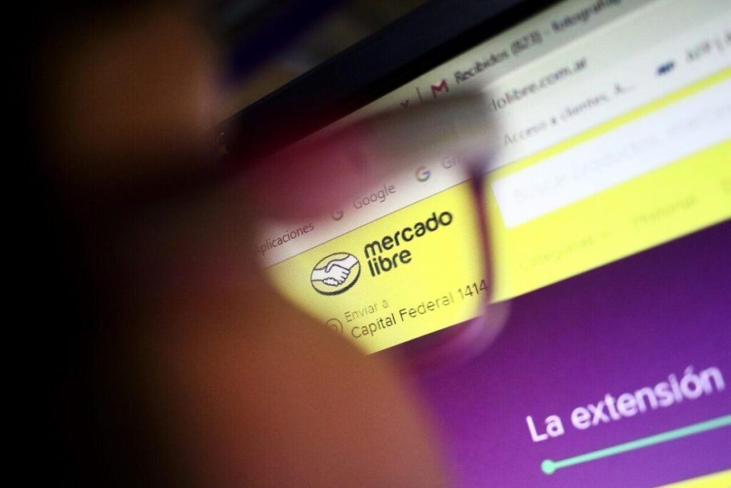 Mendoza: dos hombres están detenidos por más de 800 estafas a Mercado Libre