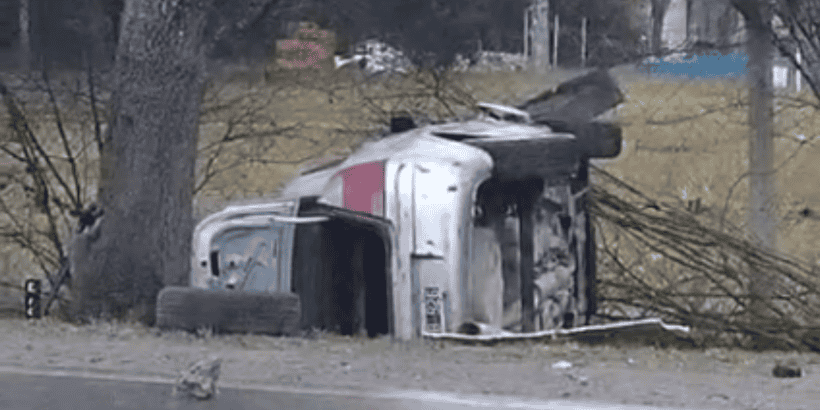 Una mujer policía resultó herida tras volcar con su auto en Cerrillos