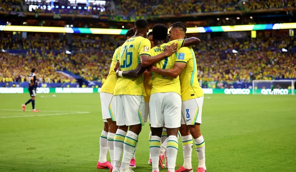Brasil goleó a Escocia y clasificó primero a los 16avos de final del Mundial
