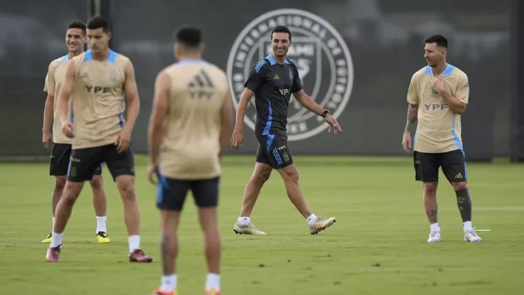 La Selección argentina de cara al debut frente a Argelia: las altas y bajas para Scaloni