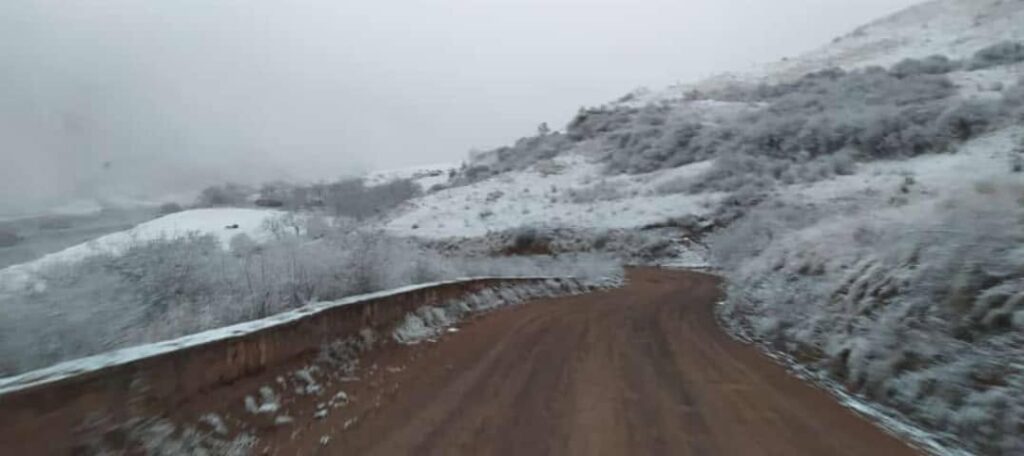 Nevadas en Salta: recomiendan circular con cuidado por la Cuesta del Obispo
