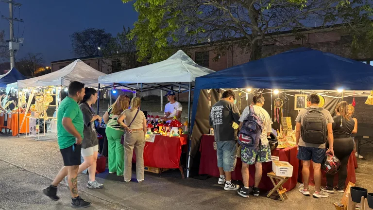 Plaza España recibirá una nueva edición de la feria de emprendedores temática
